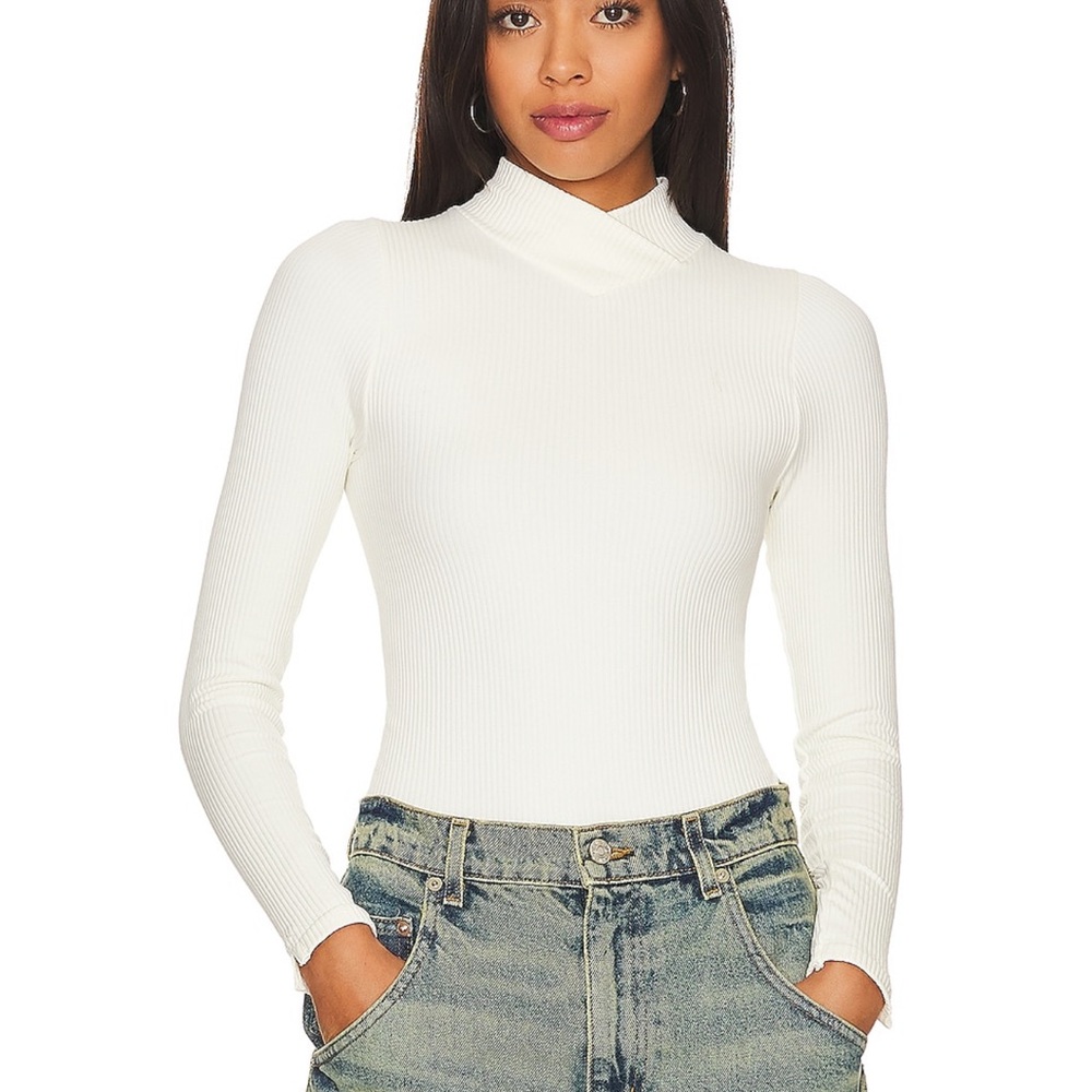 Elegant White Ribbed Turtleneck Top
